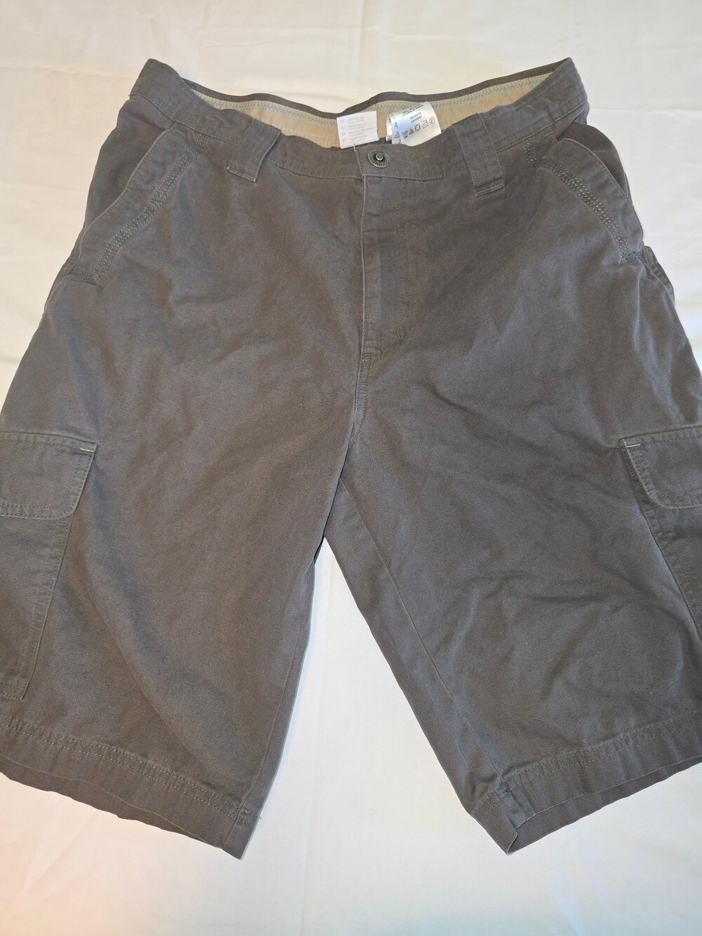 Columbia Omni-Shield Cargo Shorts 32W 12L dark khaki grey